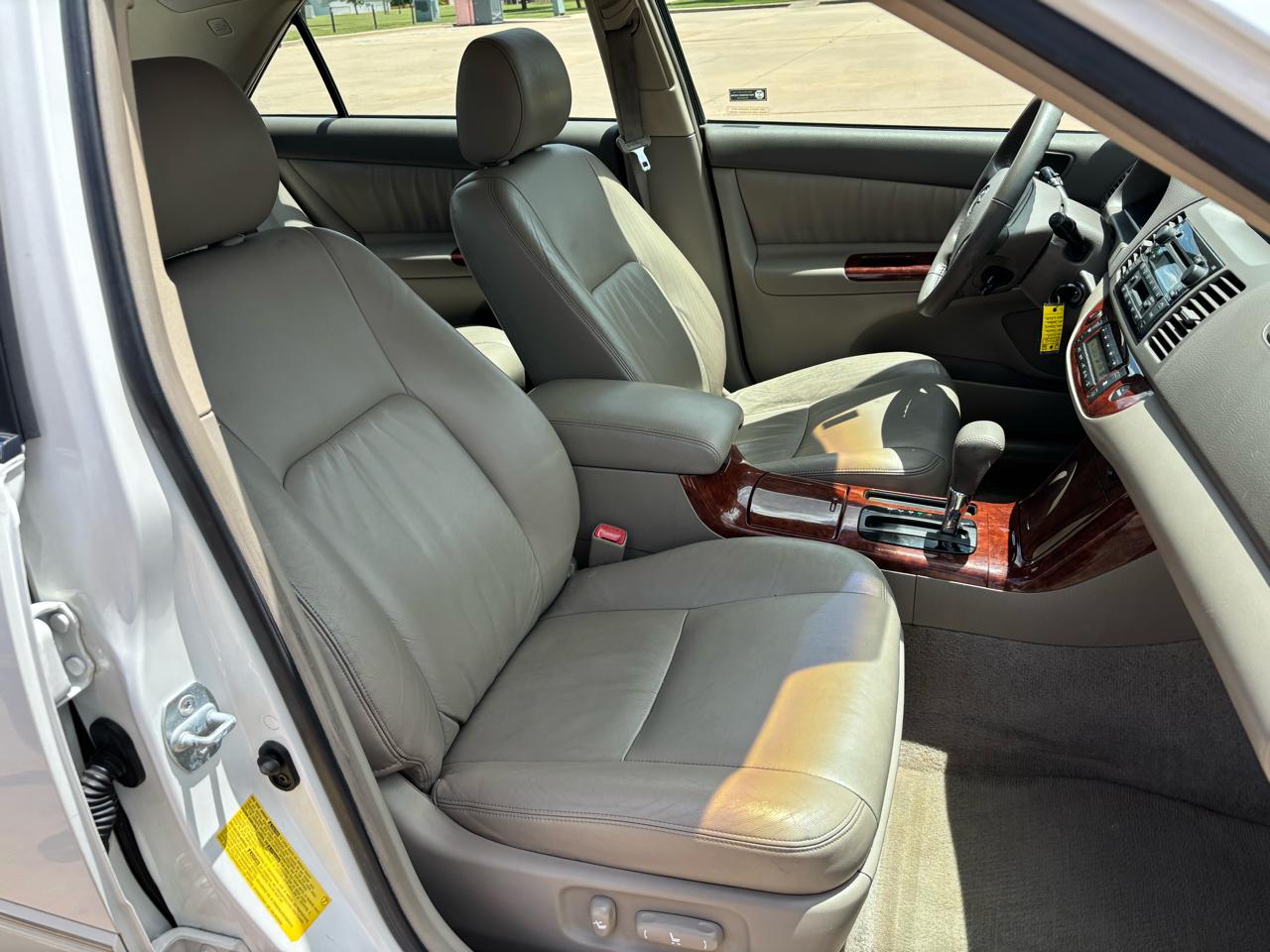 Toyota Camry 4dr Sdn XLE V6 Auto (Natl) 2005