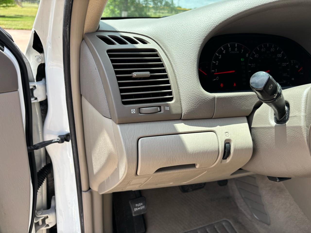Toyota Camry 4dr Sdn XLE V6 Auto (Natl) 2005