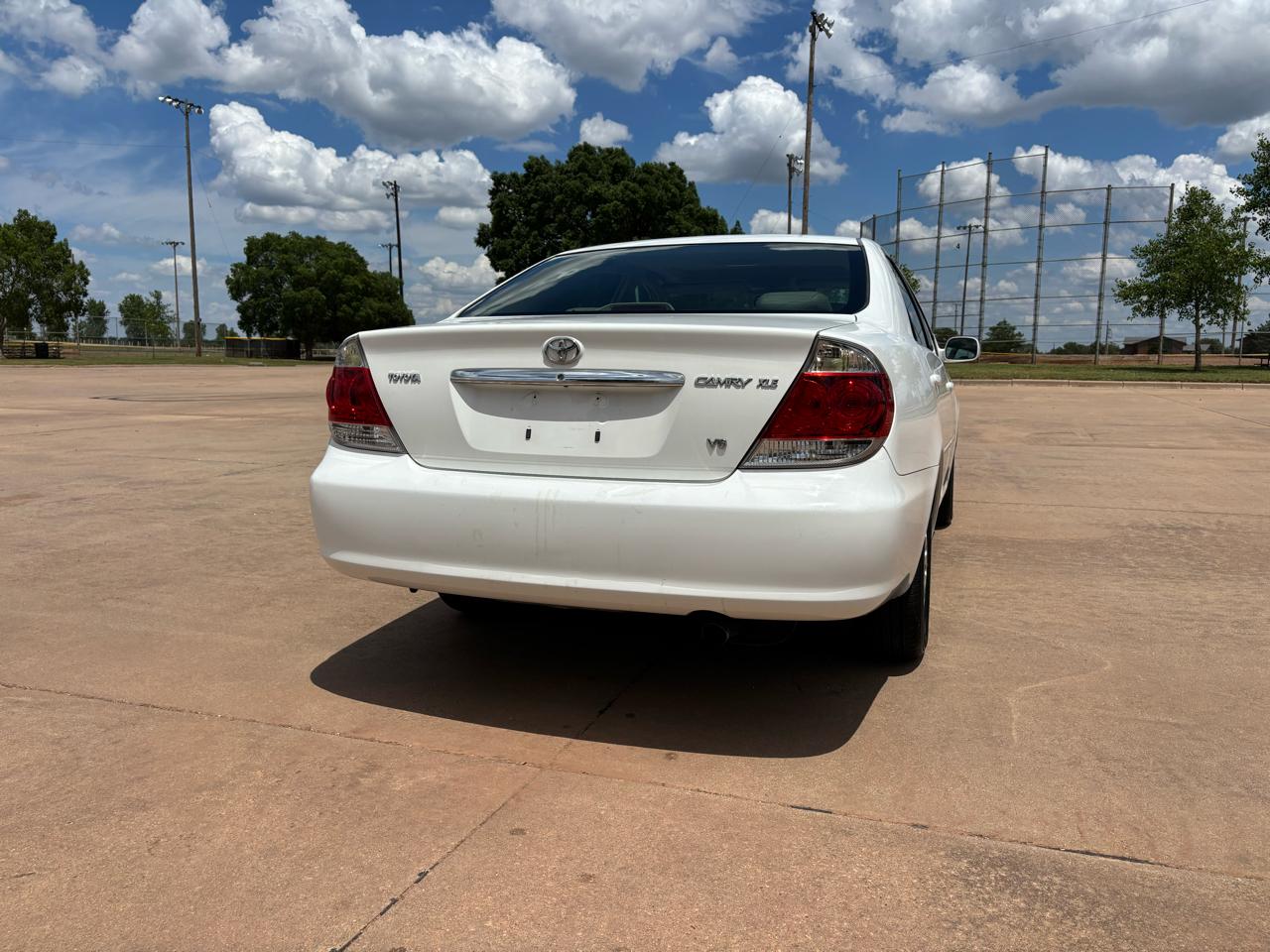 Toyota Camry 4dr Sdn XLE V6 Auto (Natl) 2005