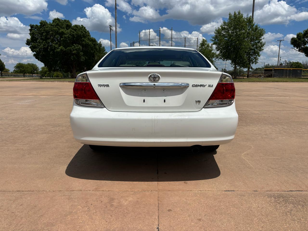 Toyota Camry 4dr Sdn XLE V6 Auto (Natl) 2005