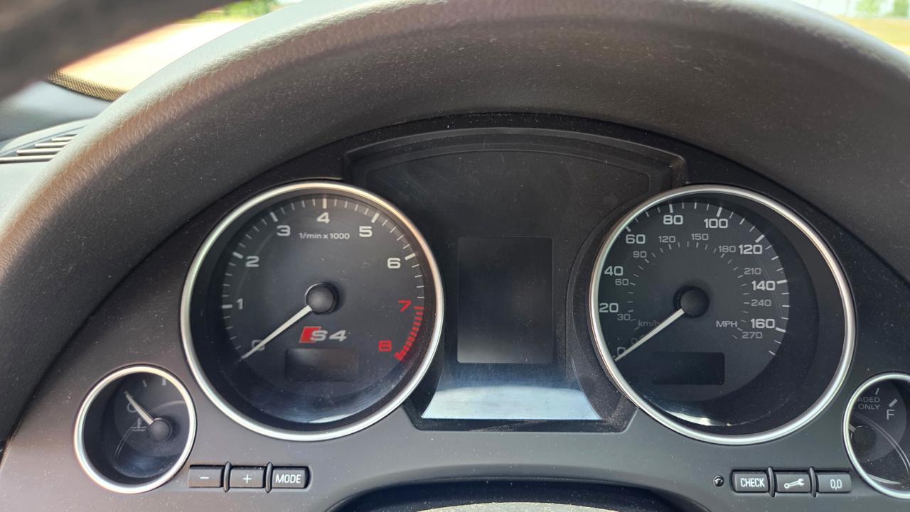 Audi S4 2dr Cabriolet quattro AWD Auto 2004
