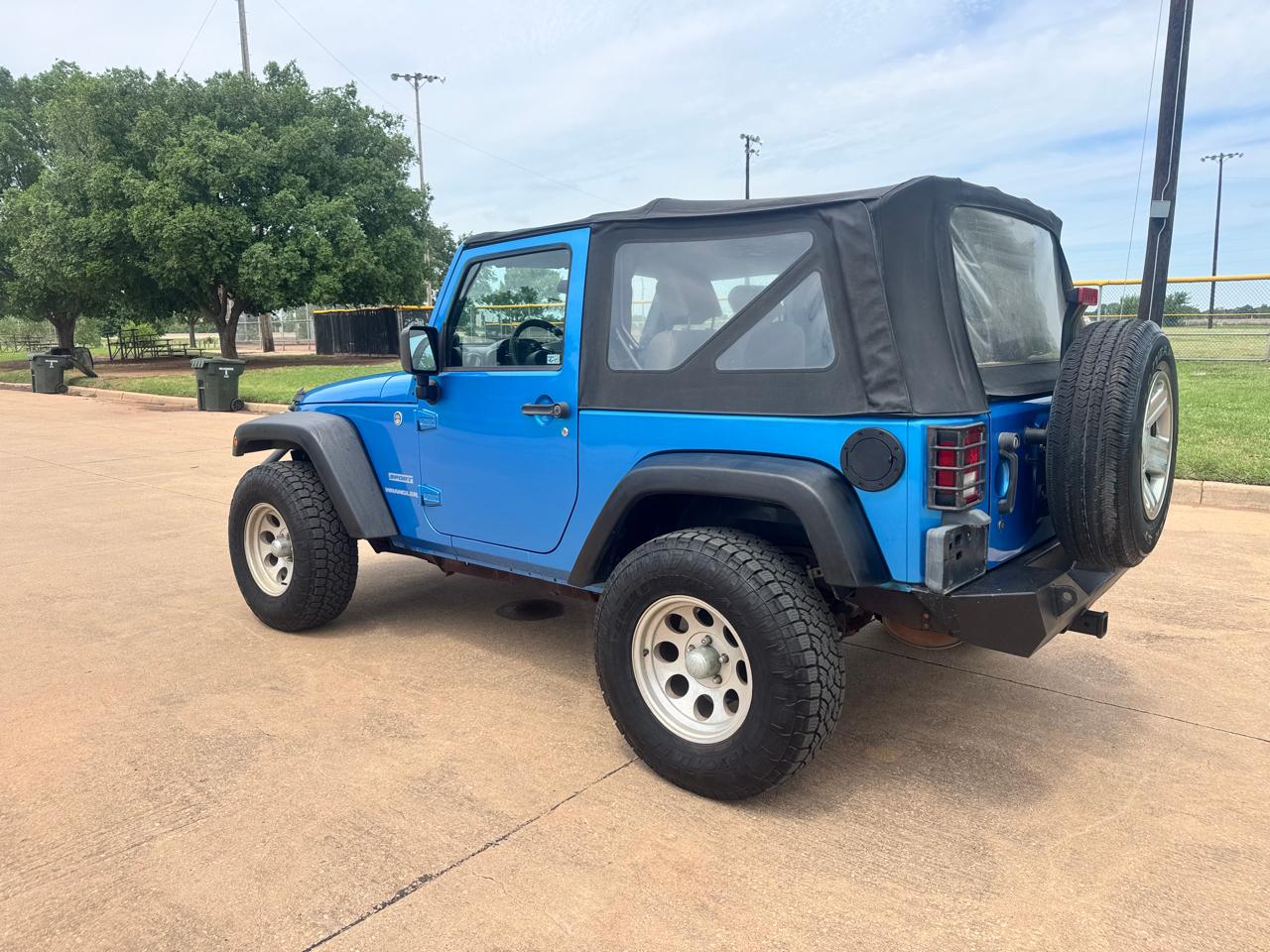 Jeep Wrangler 4WD 2dr Sport 2010