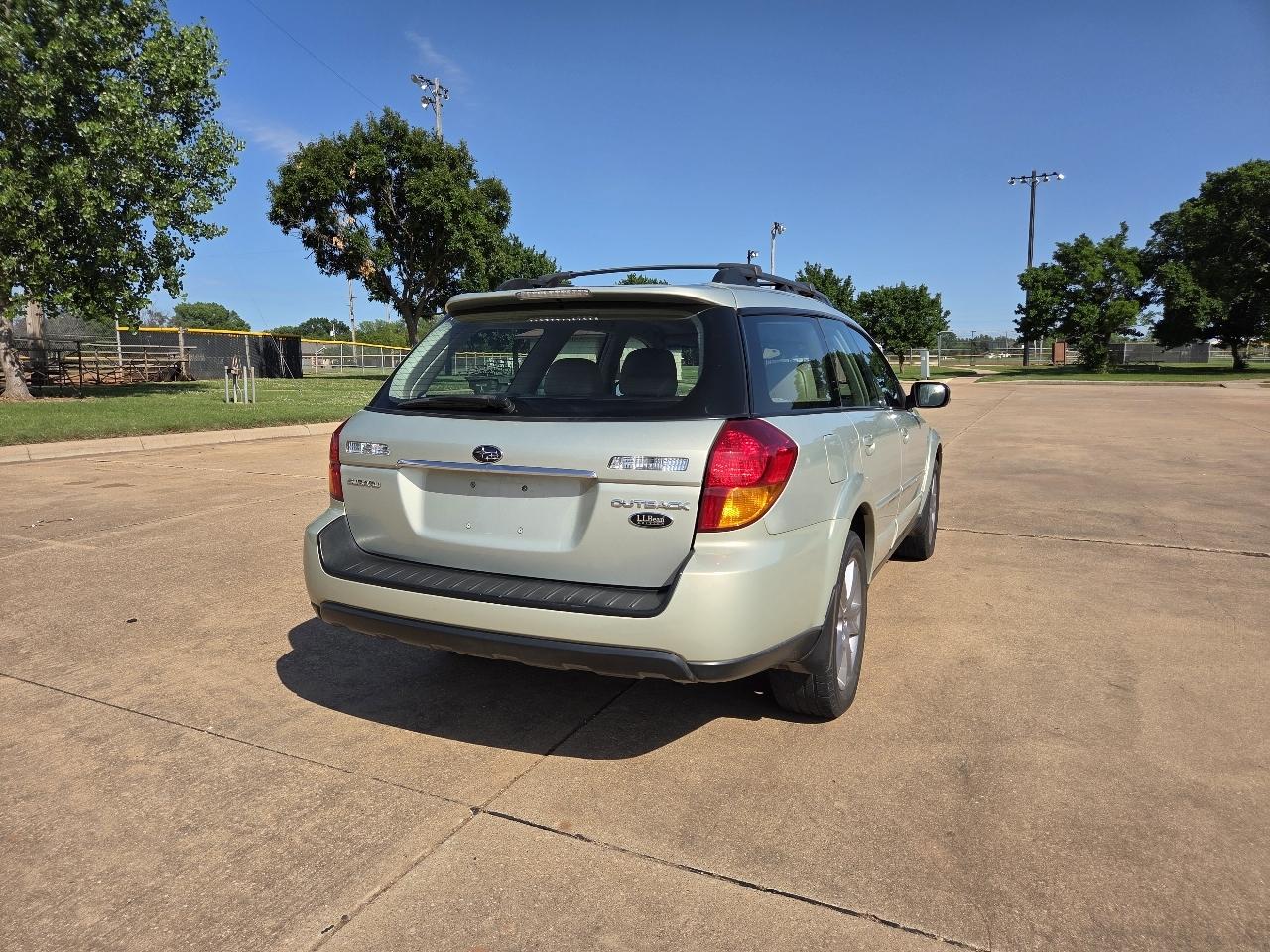 Subaru Legacy Wagon 4dr H6 AT Outback R LL Bean 2007