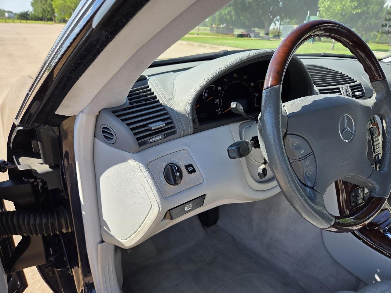 Mercedes-Benz CL-Class 2dr Cpe 5.0L 2002