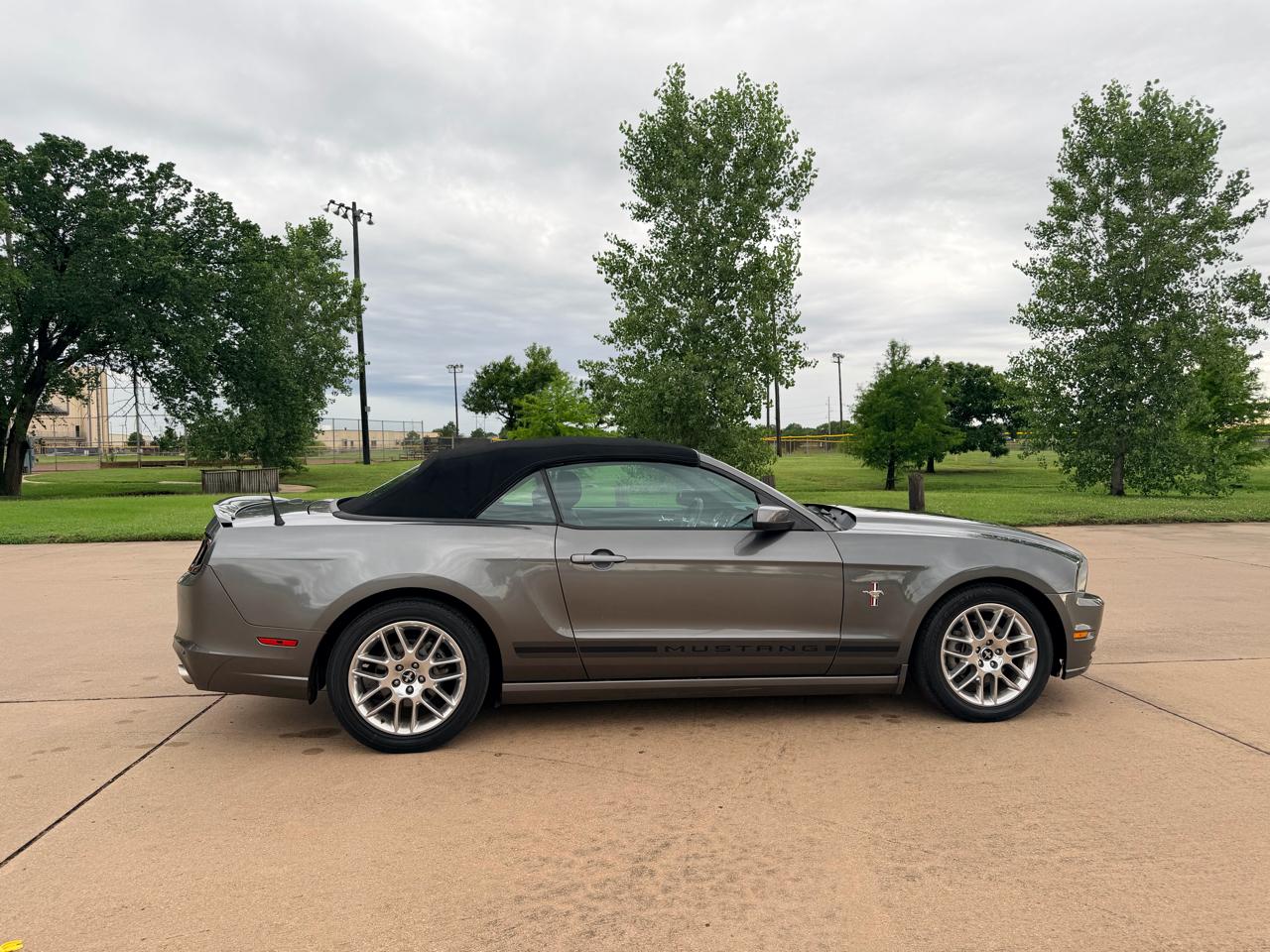Ford Mustang 2dr Conv V6 2014