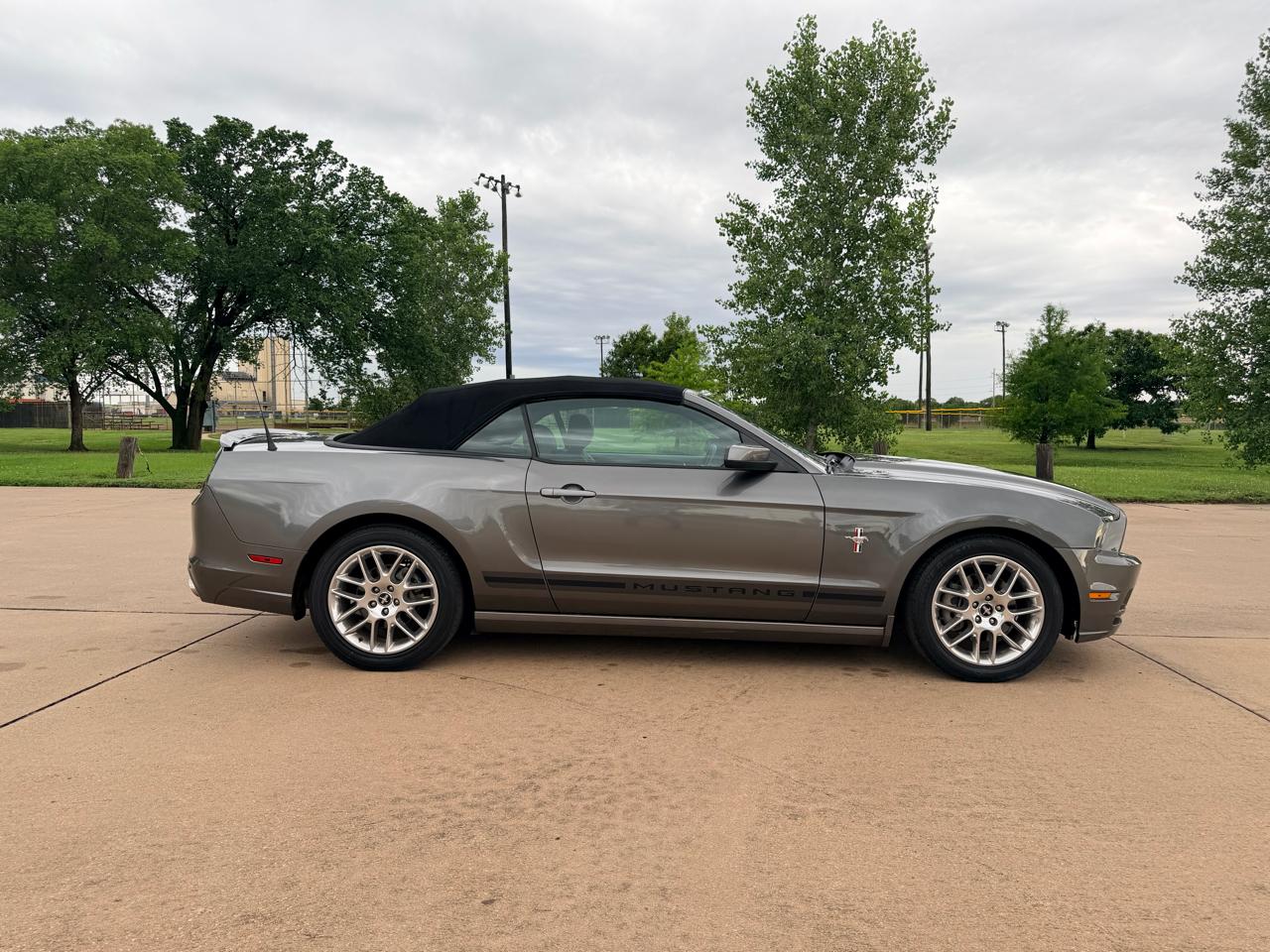 Ford Mustang 2dr Conv V6 2014