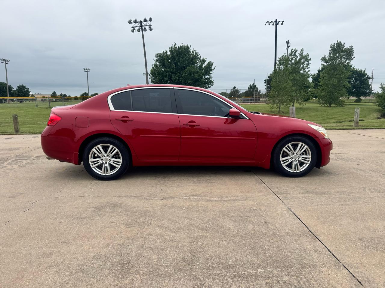 Infiniti G37 Sedan 4dr x AWD 2009