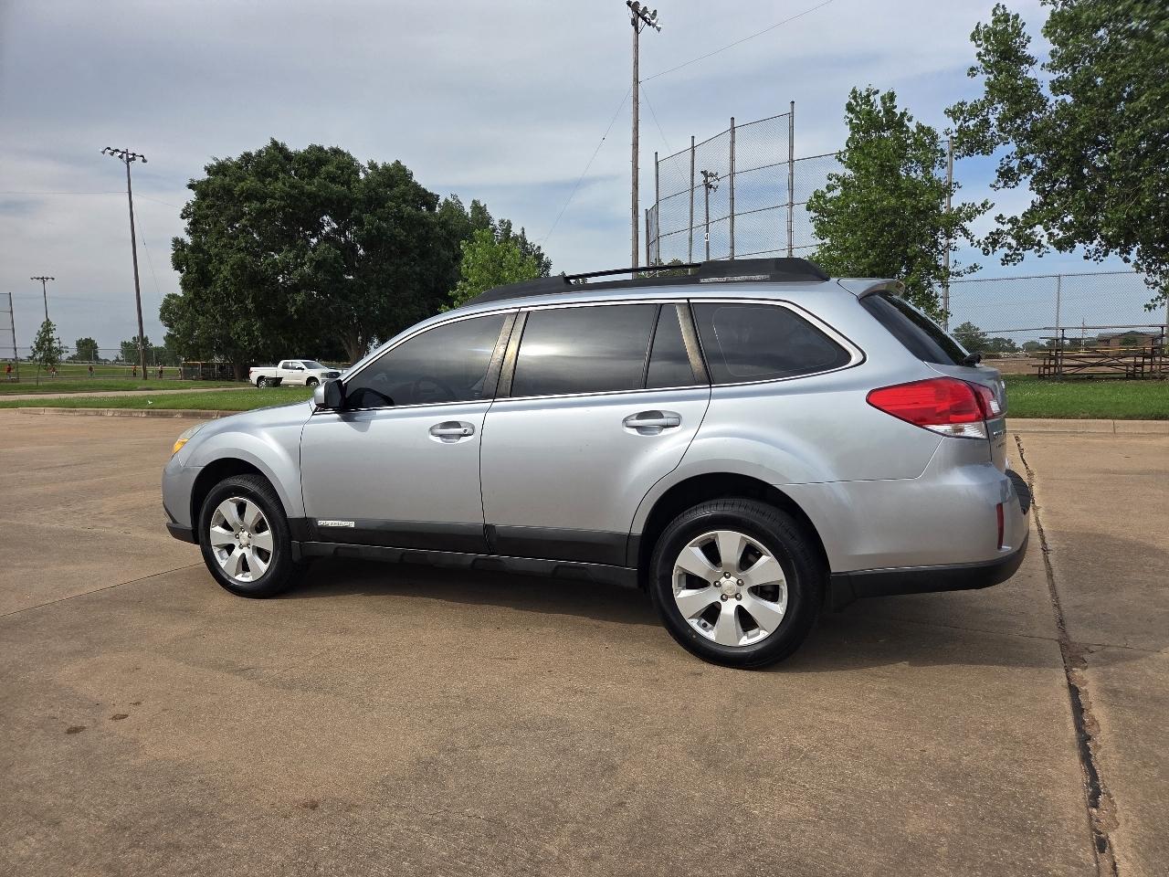 Subaru Outback 4dr Wgn H4 Auto 2.5i 2012