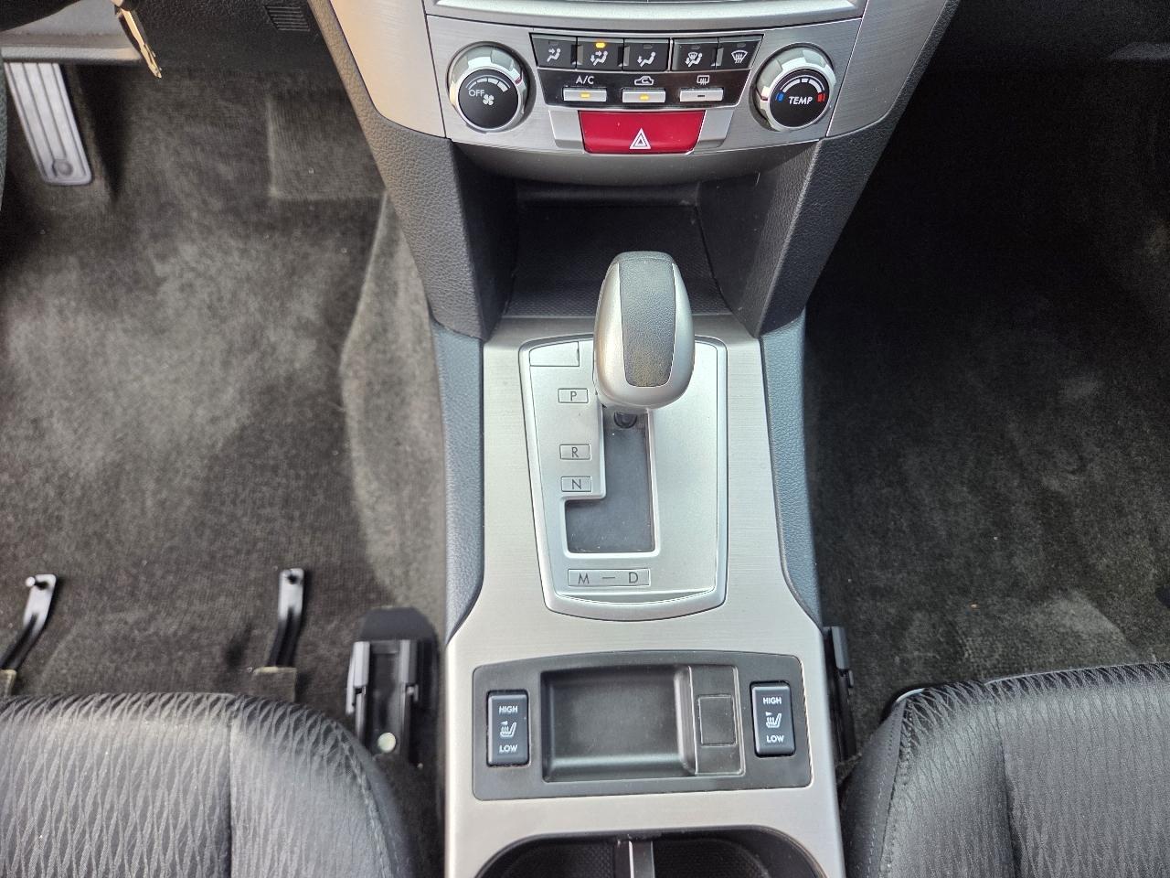 Subaru Outback 4dr Wgn H4 Auto 2.5i 2012