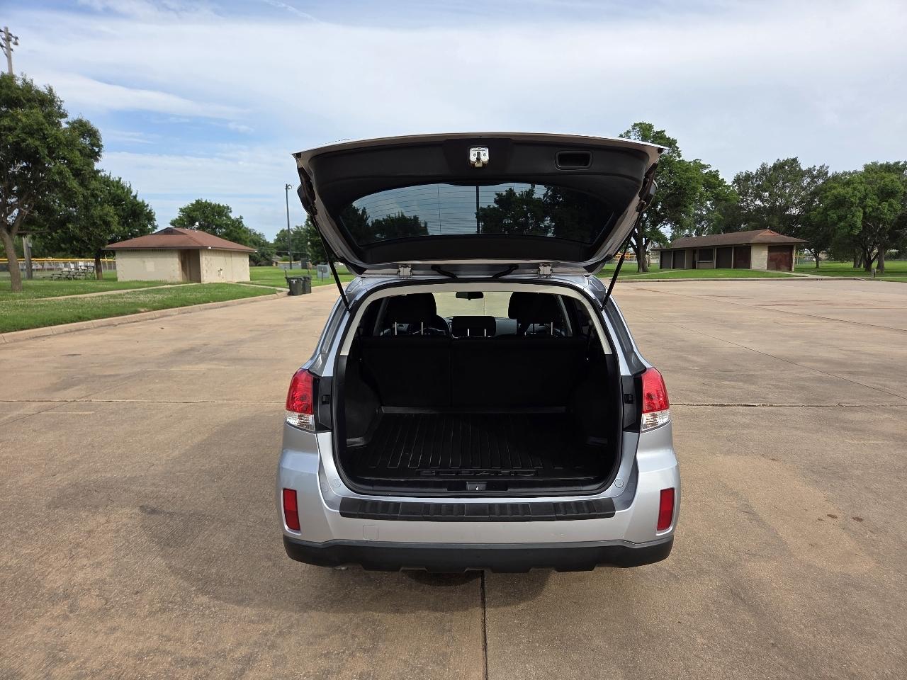 Subaru Outback 4dr Wgn H4 Auto 2.5i 2012