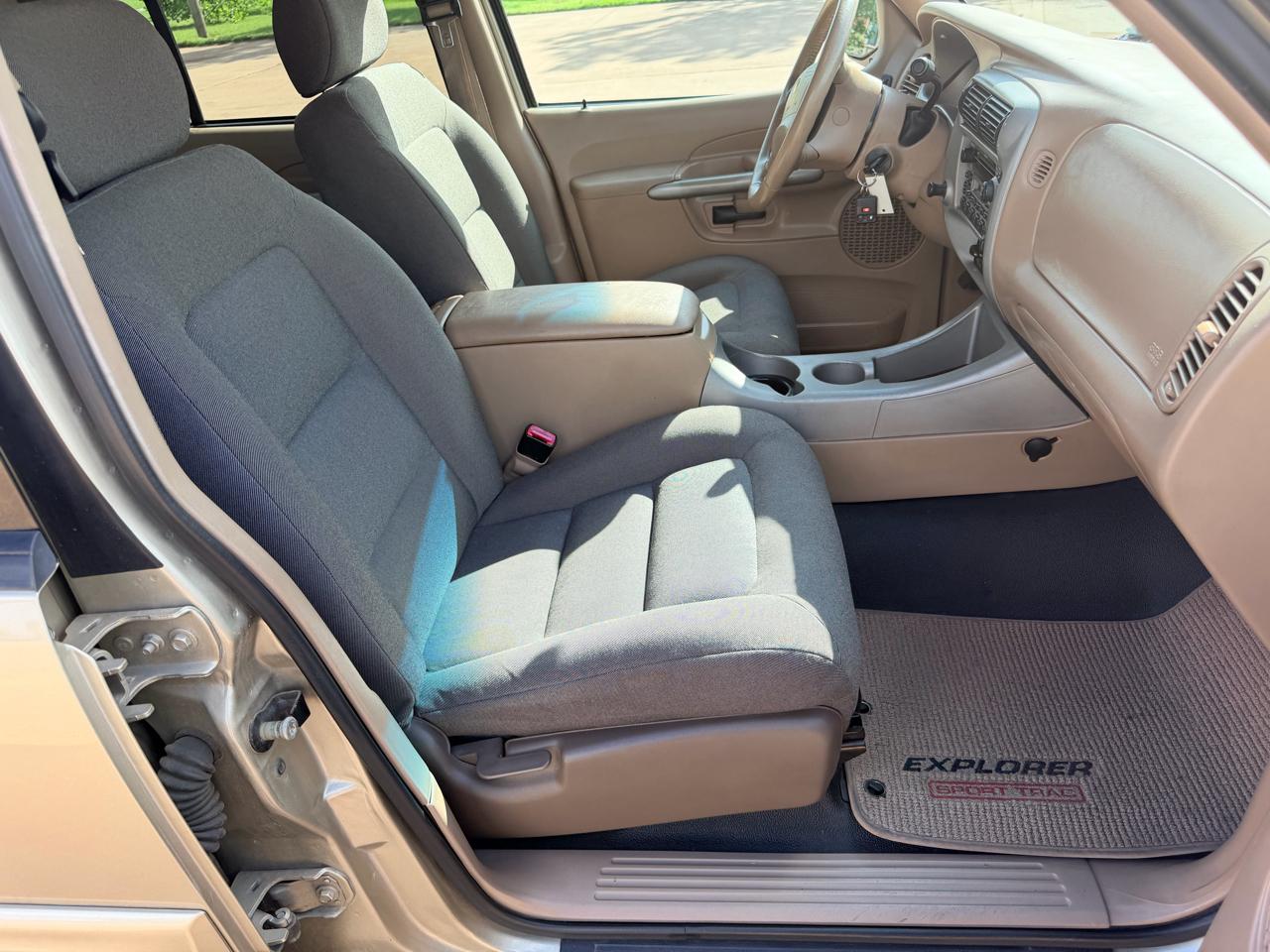 Ford Explorer Sport Trac 4dr 126" WB Premium 2002