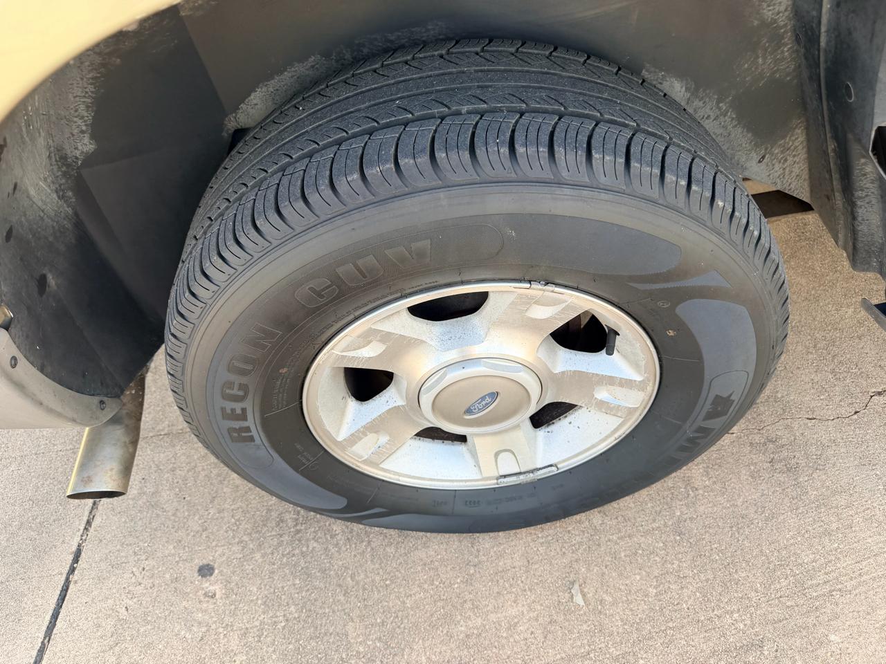 Ford Explorer Sport Trac 4dr 126" WB Premium 2002