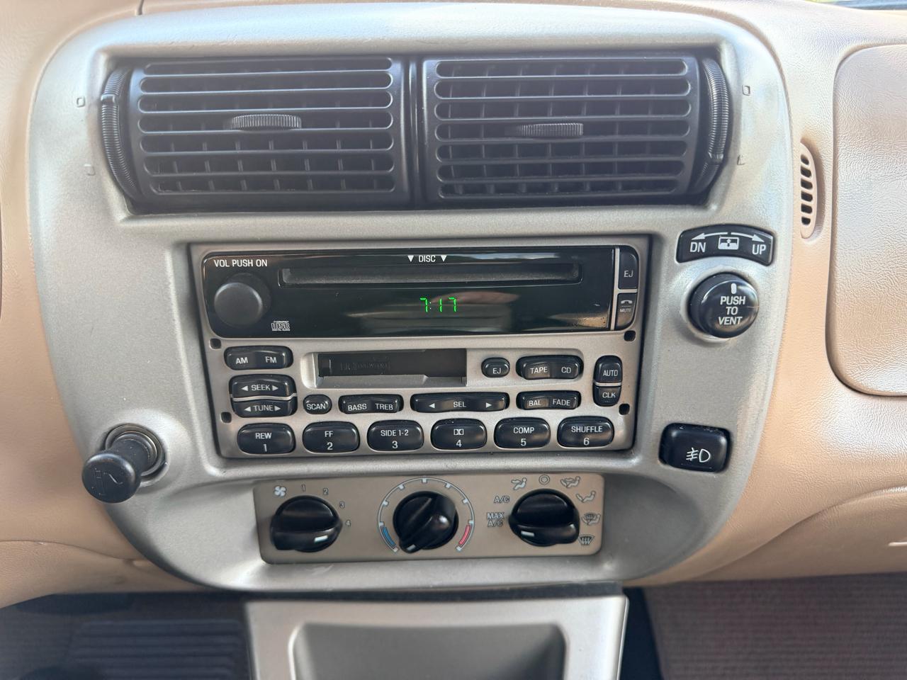 Ford Explorer Sport Trac 4dr 126" WB Premium 2002