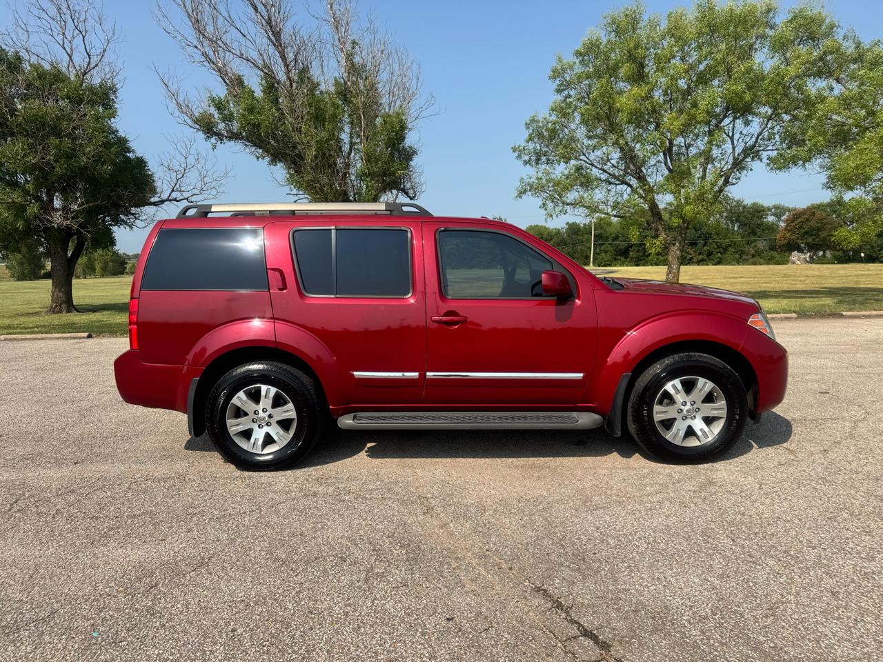 Nissan Pathfinder 4WD 4dr V6 Silver 2011