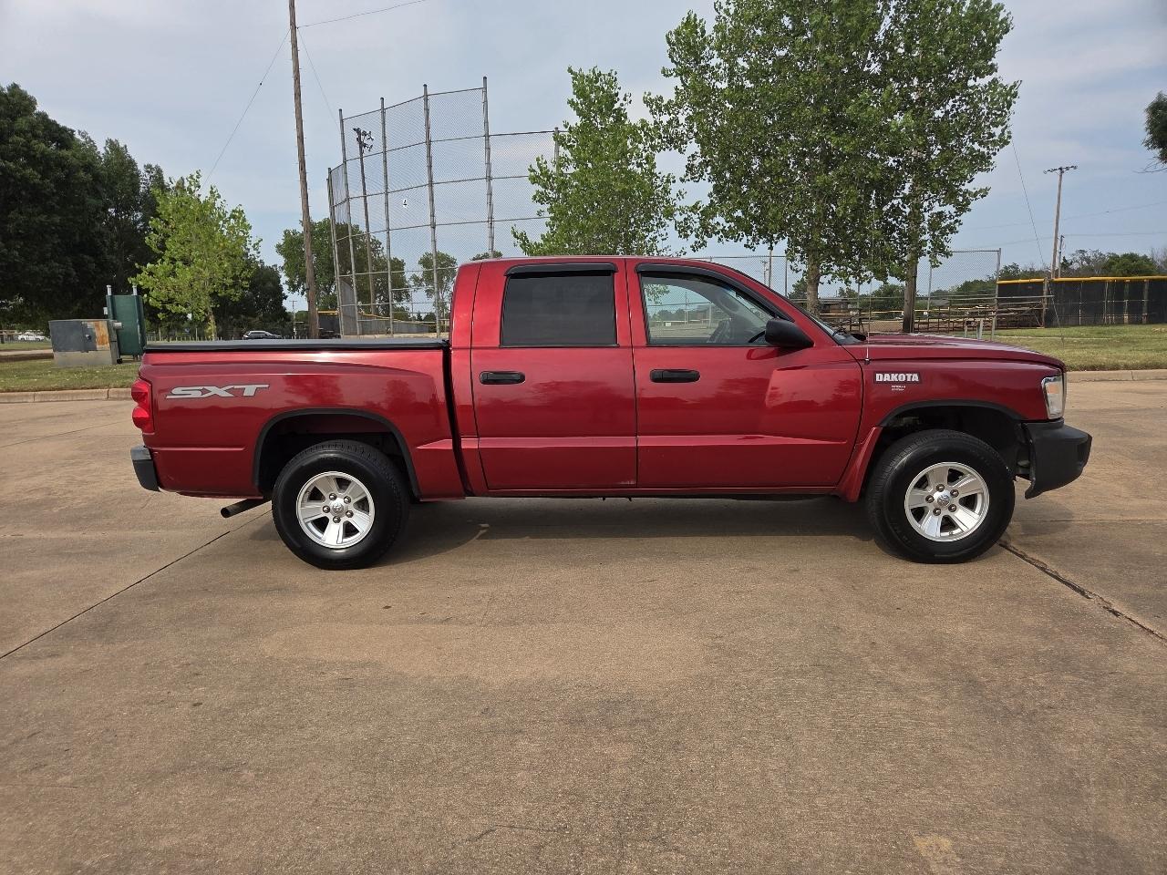 Dodge Dakota 2WD Crew Cab SXT 2008