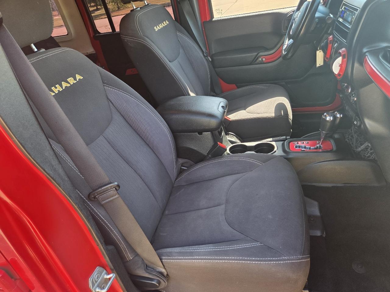Jeep Wrangler Unlimited 4WD 4dr Sahara 2014