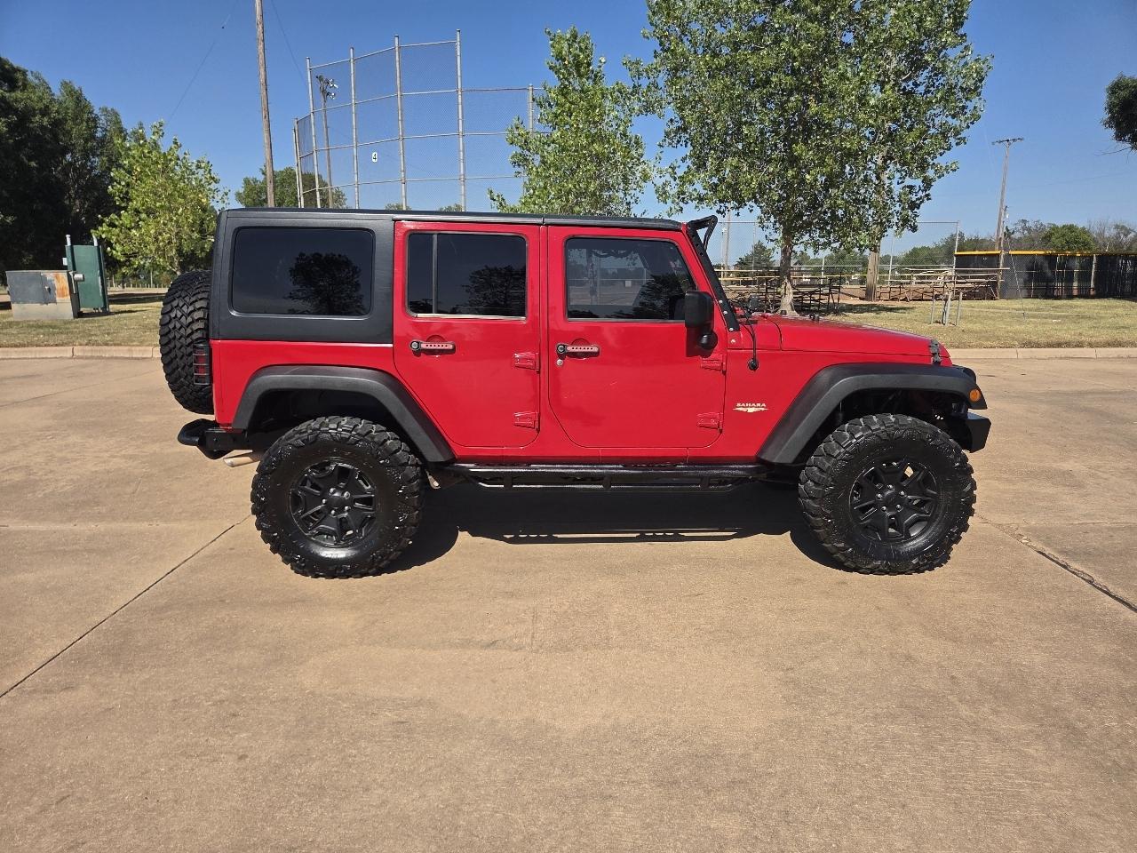 Jeep Wrangler Unlimited 4WD 4dr Sahara 2014