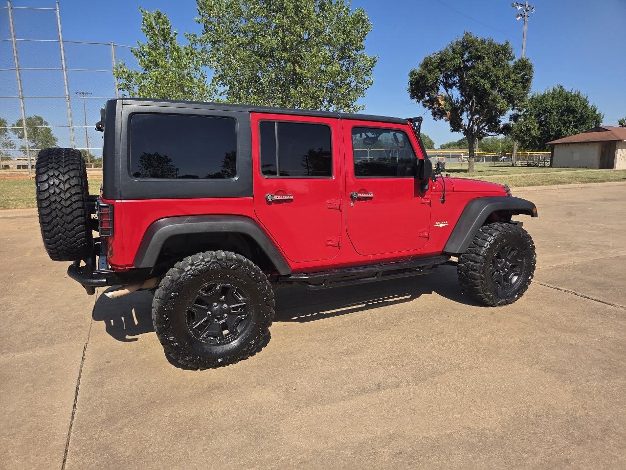 Jeep Wrangler Unlimited 4WD 4dr Sahara 2014