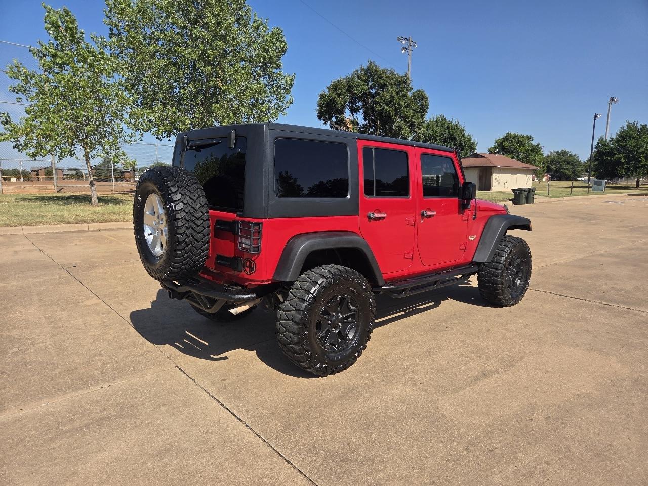 Jeep Wrangler Unlimited 4WD 4dr Sahara 2014