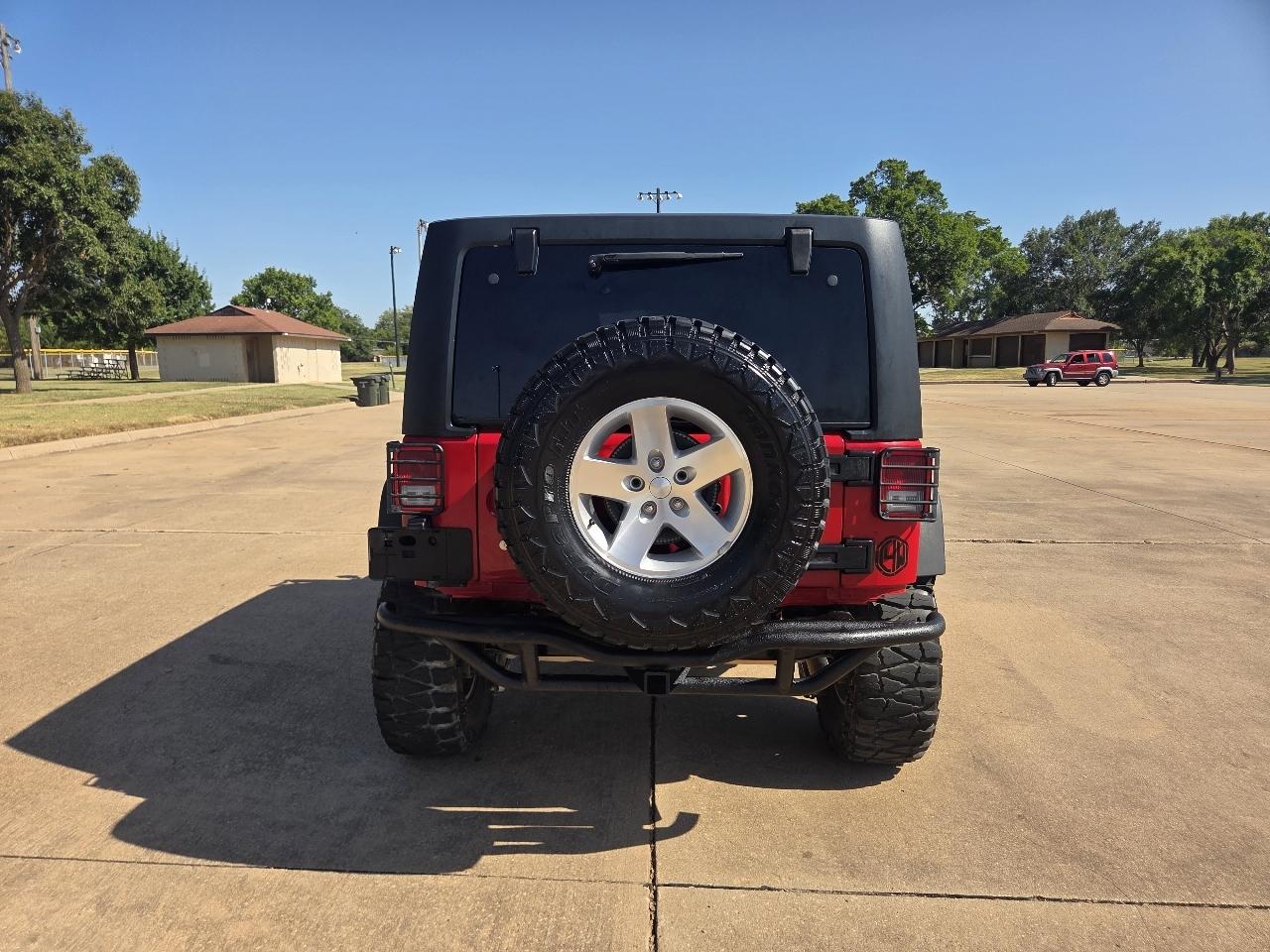 Jeep Wrangler Unlimited 4WD 4dr Sahara 2014