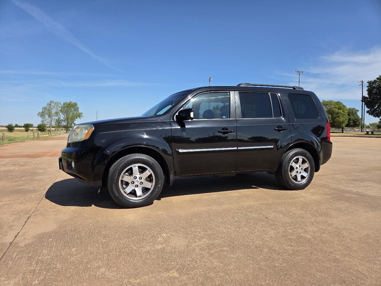 Honda Pilot 2WD 4dr Touring w/RES & Navi 2011