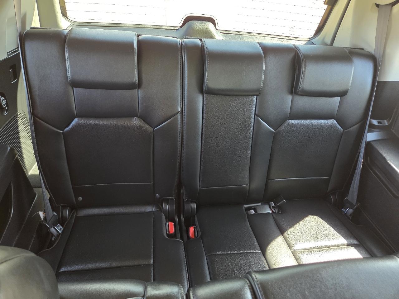 Honda Pilot 2WD 4dr Touring w/RES & Navi 2011