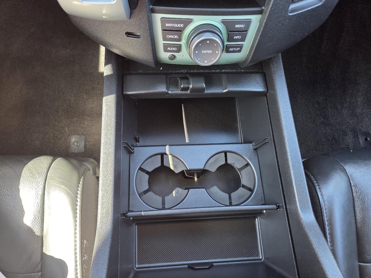 Honda Pilot 2WD 4dr Touring w/RES & Navi 2011
