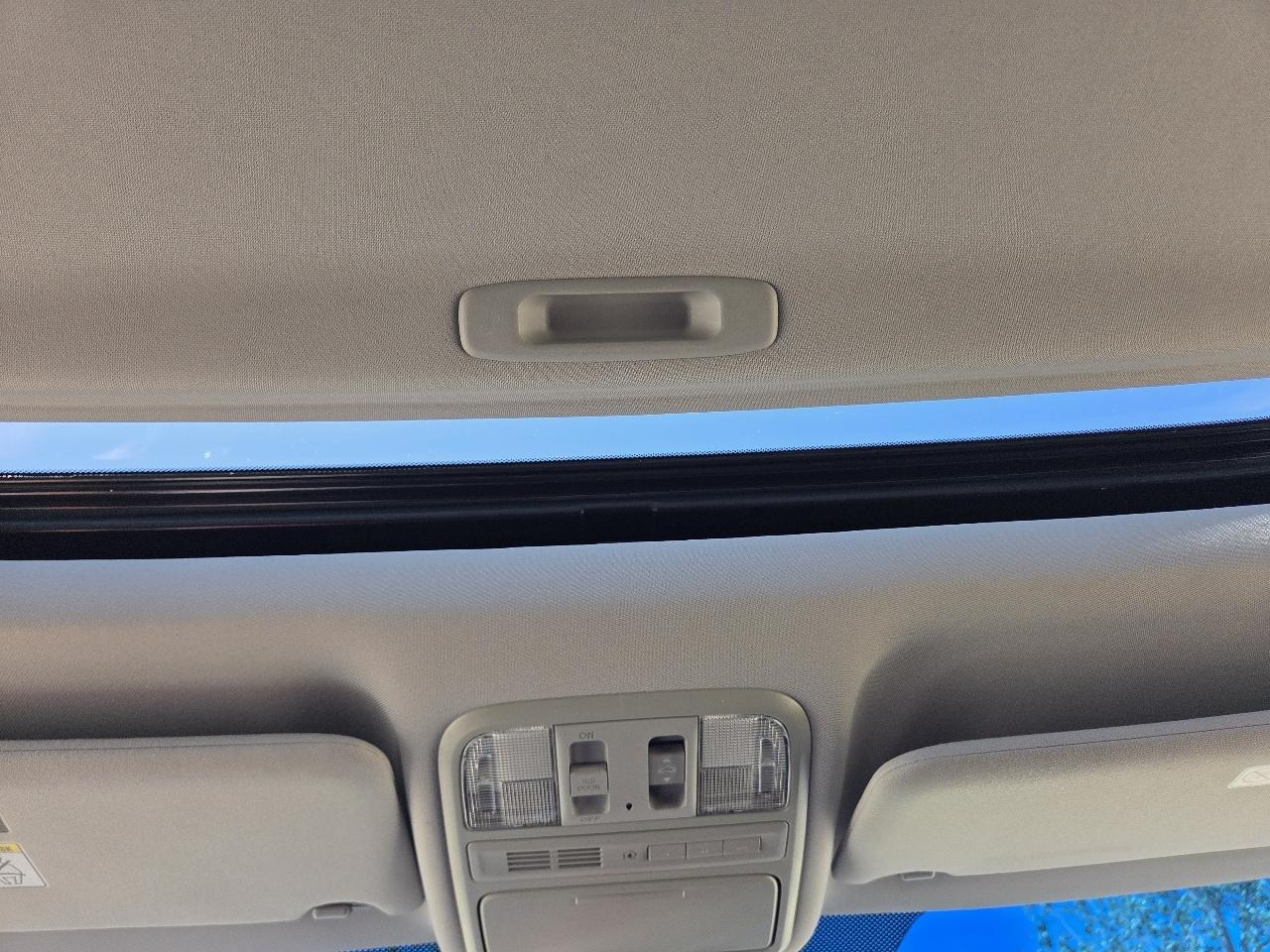 Honda Pilot 2WD 4dr Touring w/RES & Navi 2011