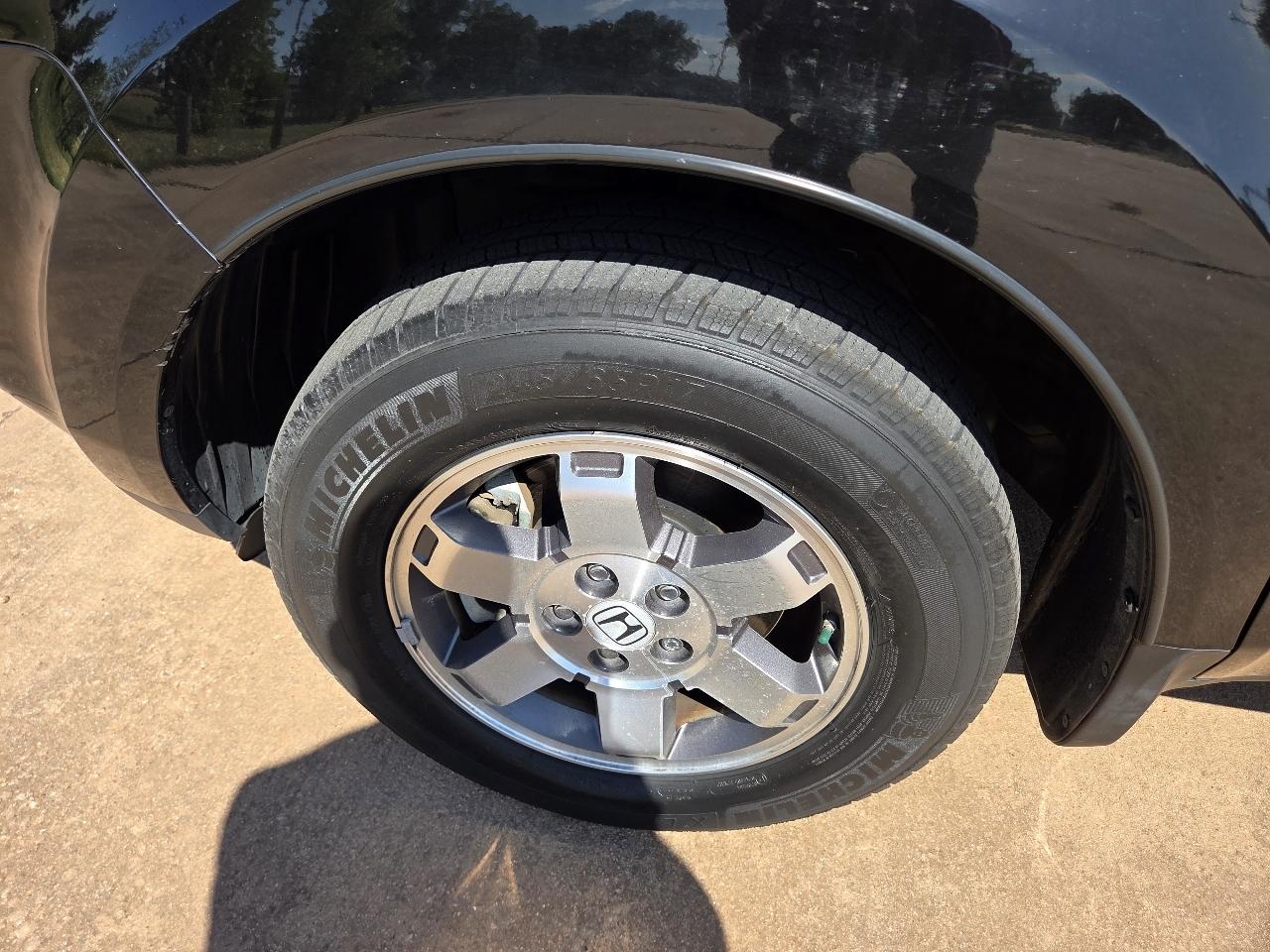 Honda Pilot 2WD 4dr Touring w/RES & Navi 2011