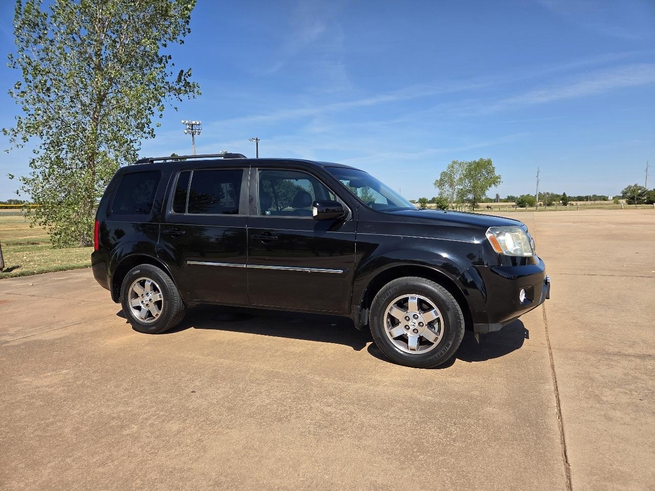 Honda Pilot 2WD 4dr Touring w/RES & Navi 2011