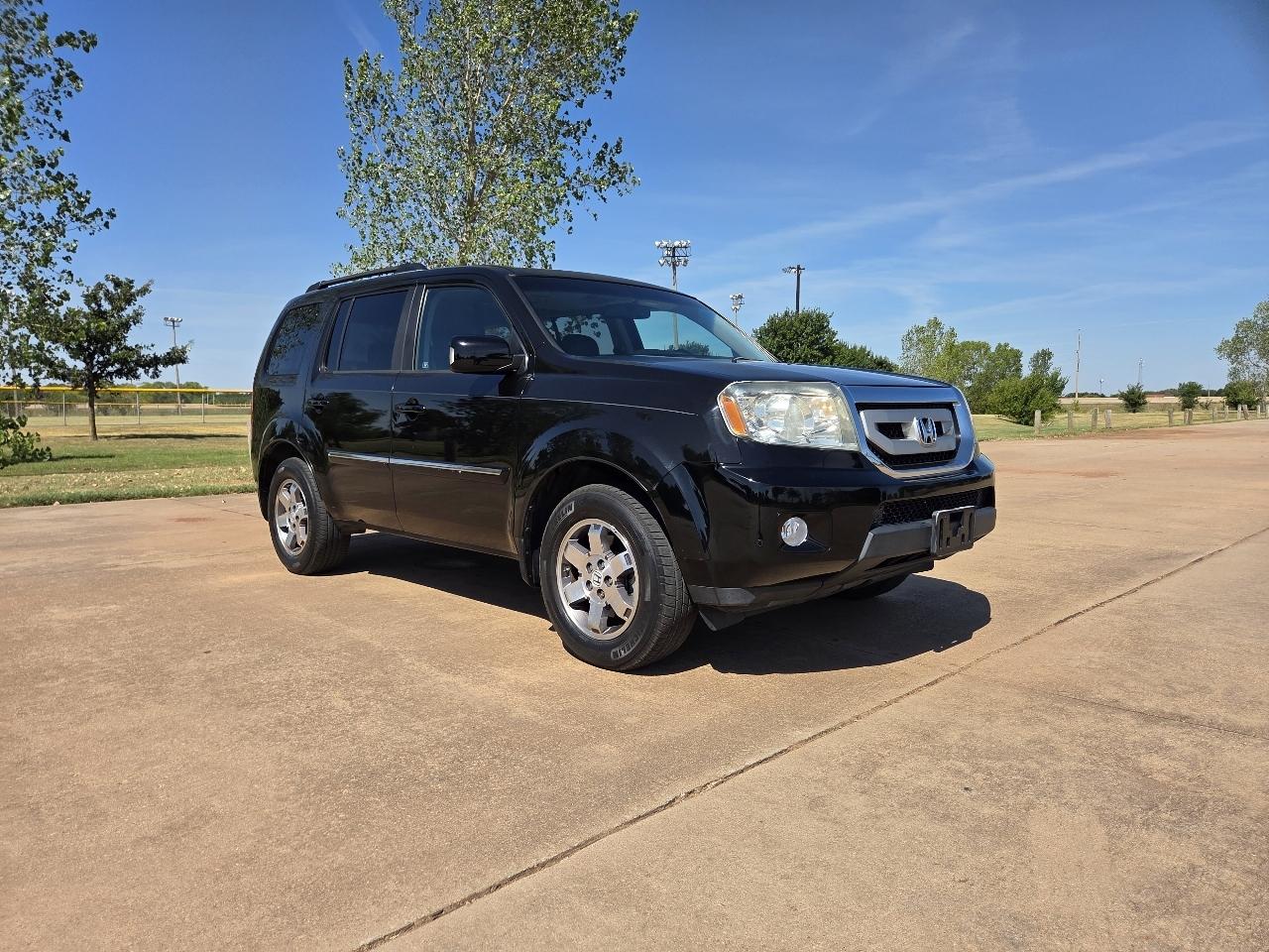 Honda Pilot 2WD 4dr Touring w/RES & Navi 2011