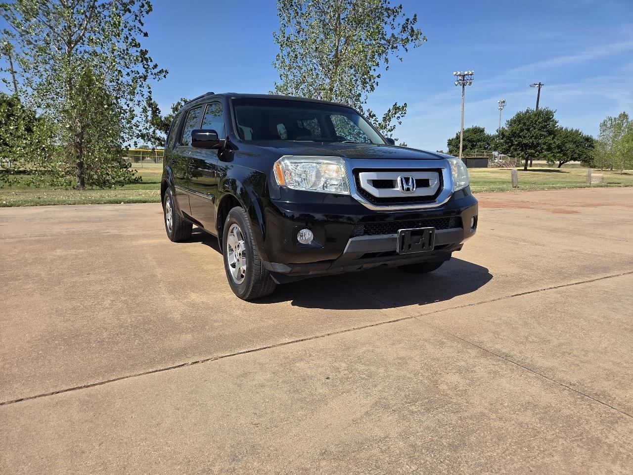 Honda Pilot 2WD 4dr Touring w/RES & Navi 2011