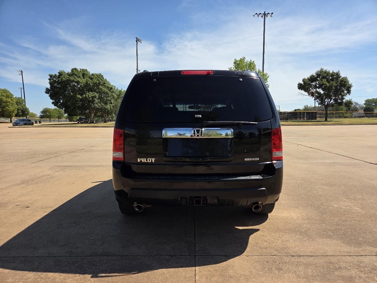 Honda Pilot 2WD 4dr Touring w/RES & Navi 2011