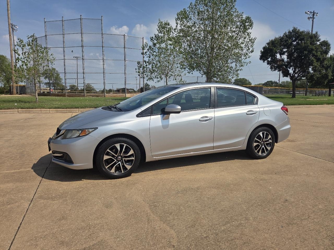 Honda Civic Sedan 4dr CVT EX 2015