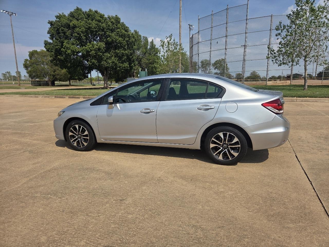 Honda Civic Sedan 4dr CVT EX 2015