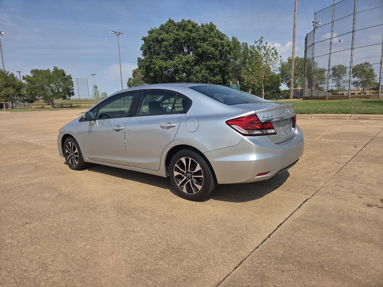 Honda Civic Sedan 4dr CVT EX 2015