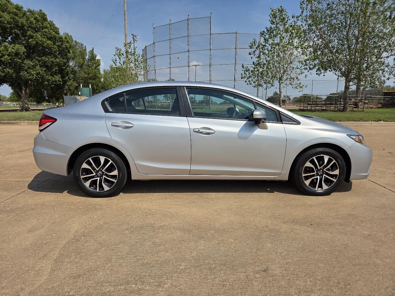Honda Civic Sedan 4dr CVT EX 2015