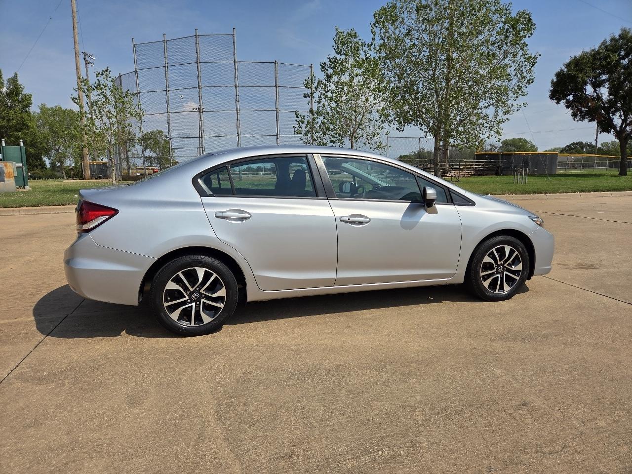 Honda Civic Sedan 4dr CVT EX 2015
