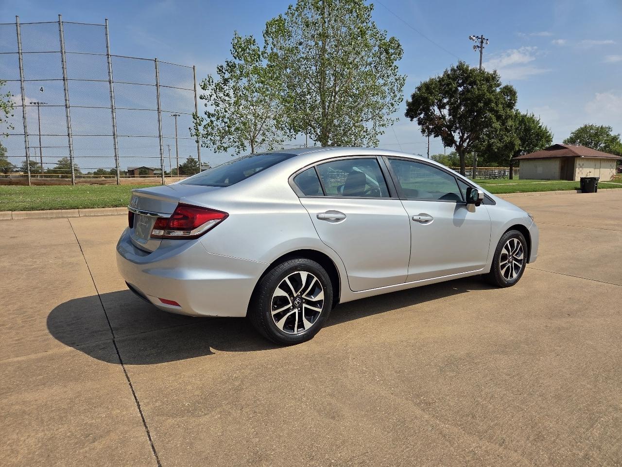 Honda Civic Sedan 4dr CVT EX 2015