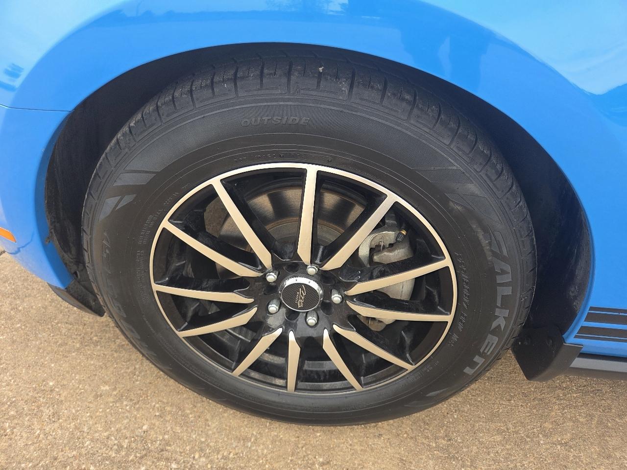 Ford Mustang 2dr Conv V6 2012