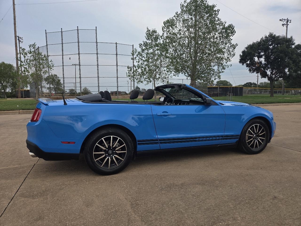 Ford Mustang 2dr Conv V6 2012