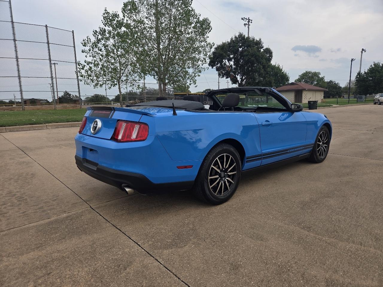 Ford Mustang 2dr Conv V6 2012