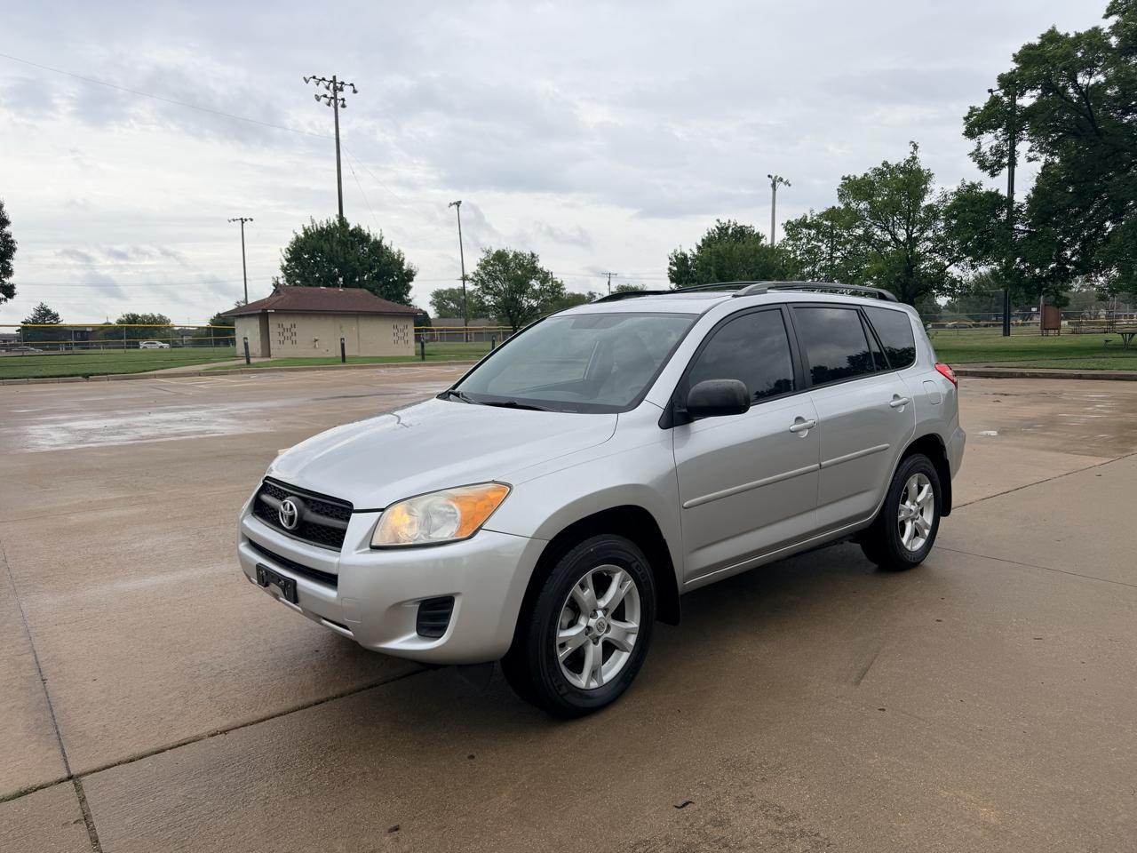 Toyota RAV4 FWD 4dr I4 (Natl) 2012