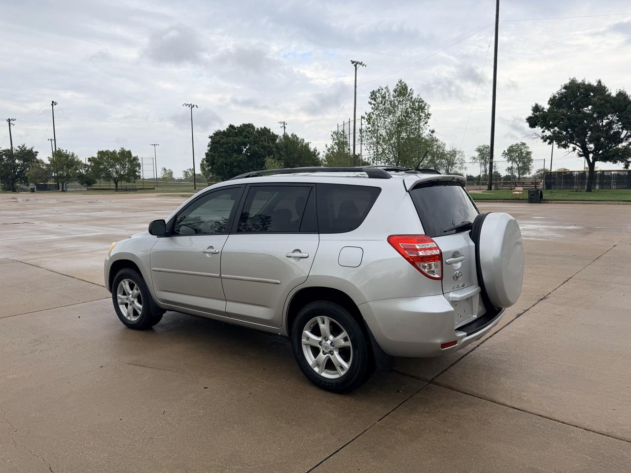 Toyota RAV4 FWD 4dr I4 (Natl) 2012