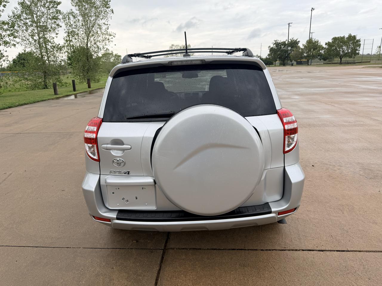 Toyota RAV4 FWD 4dr I4 (Natl) 2012