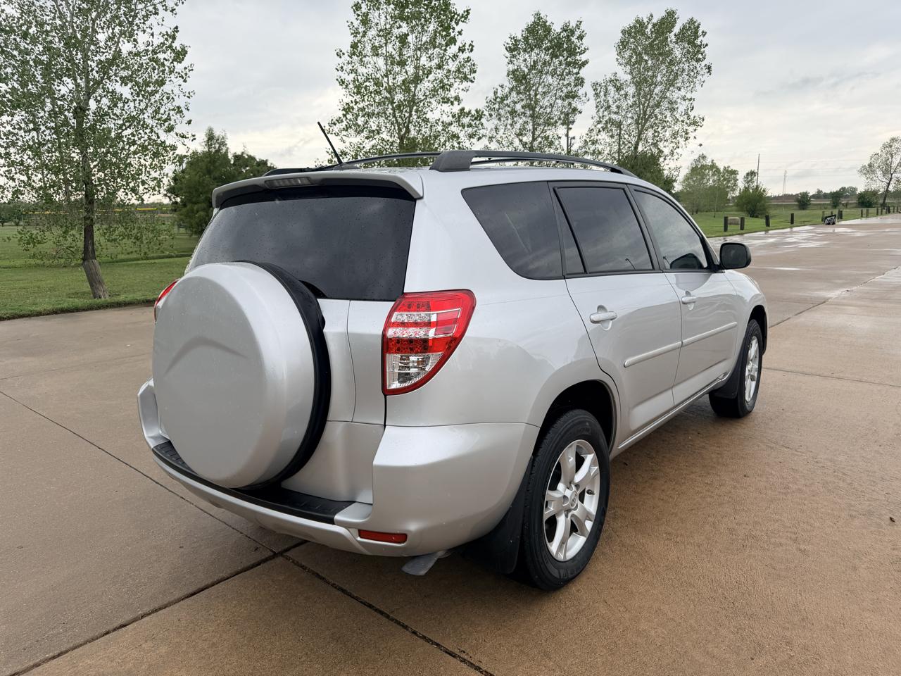 Toyota RAV4 FWD 4dr I4 (Natl) 2012