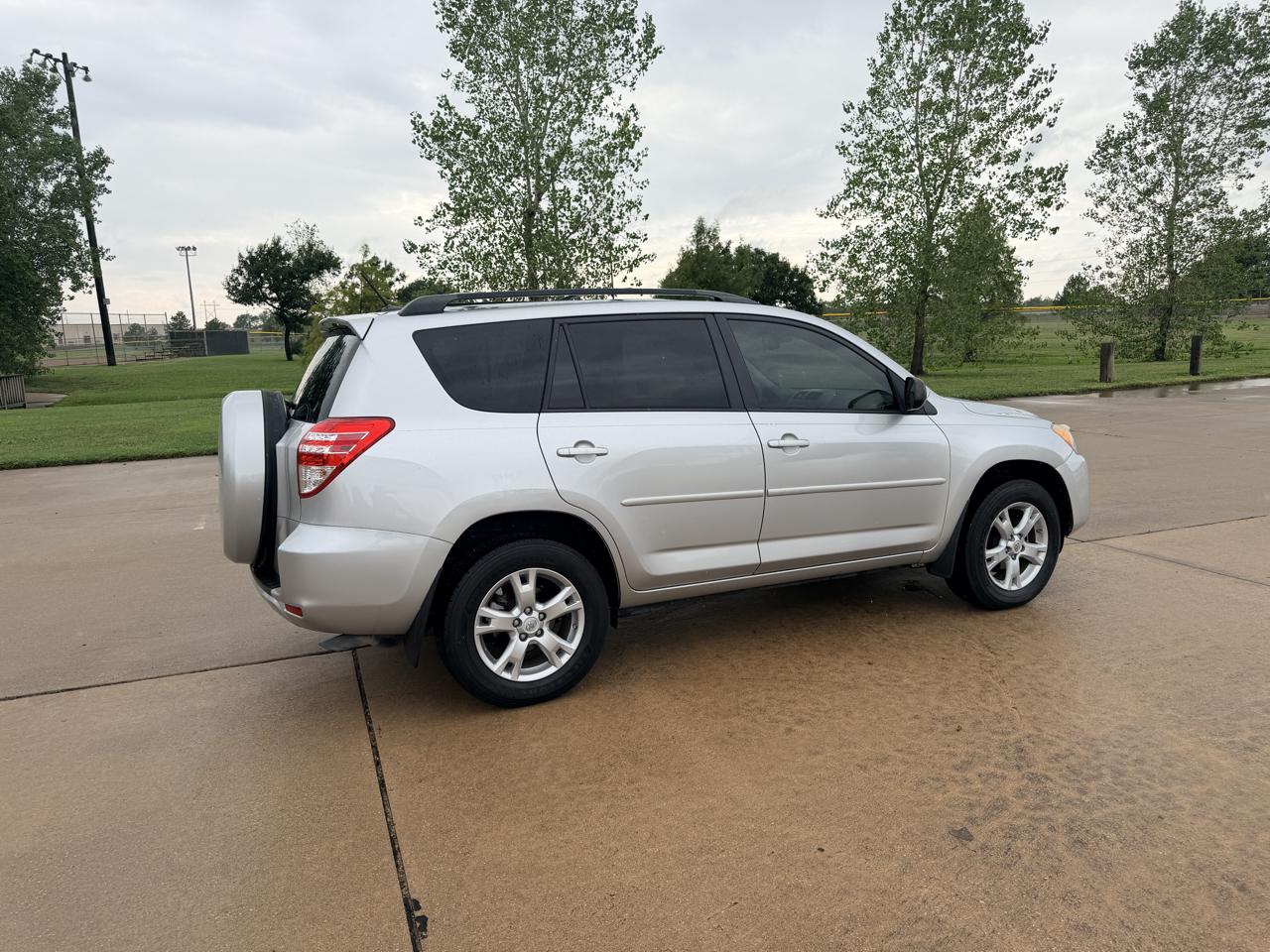 Toyota RAV4 FWD 4dr I4 (Natl) 2012