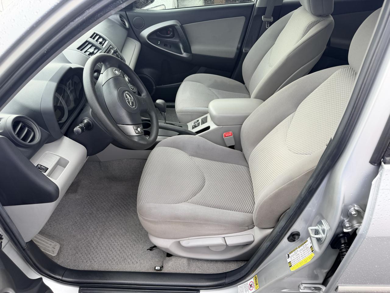 Toyota RAV4 FWD 4dr I4 (Natl) 2012