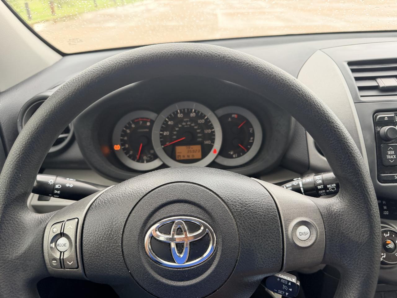 Toyota RAV4 FWD 4dr I4 (Natl) 2012