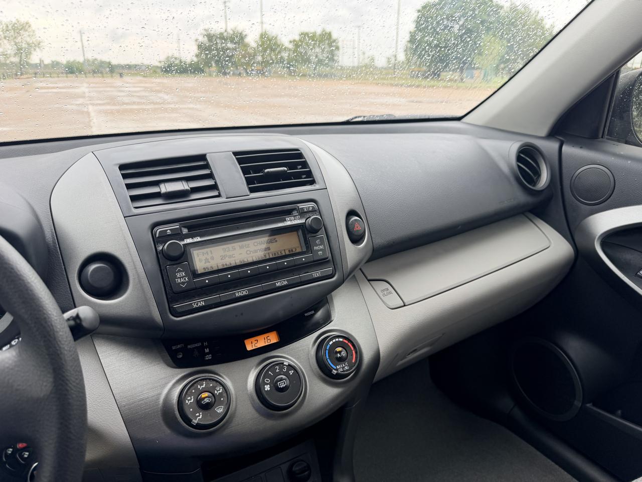 Toyota RAV4 FWD 4dr I4 (Natl) 2012